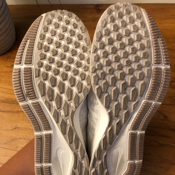 Nike women’s shoes - Picture 3 of 3